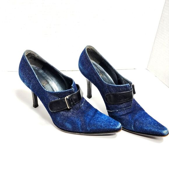 Stuart Weitzman  - Picture 4 of 13